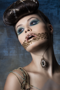 Sapphire Nymph – Beauty Editorial for Make-Up Trendy Magazine